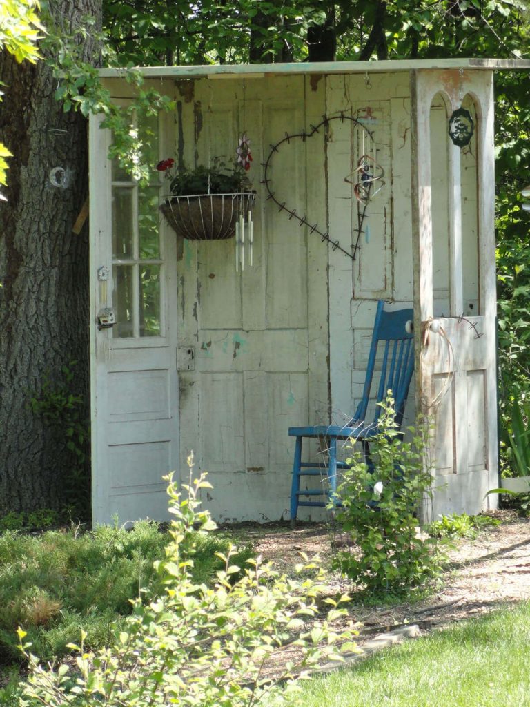 31+ Creative Repurposed Old Door Ideas & Projects For Your Backyard