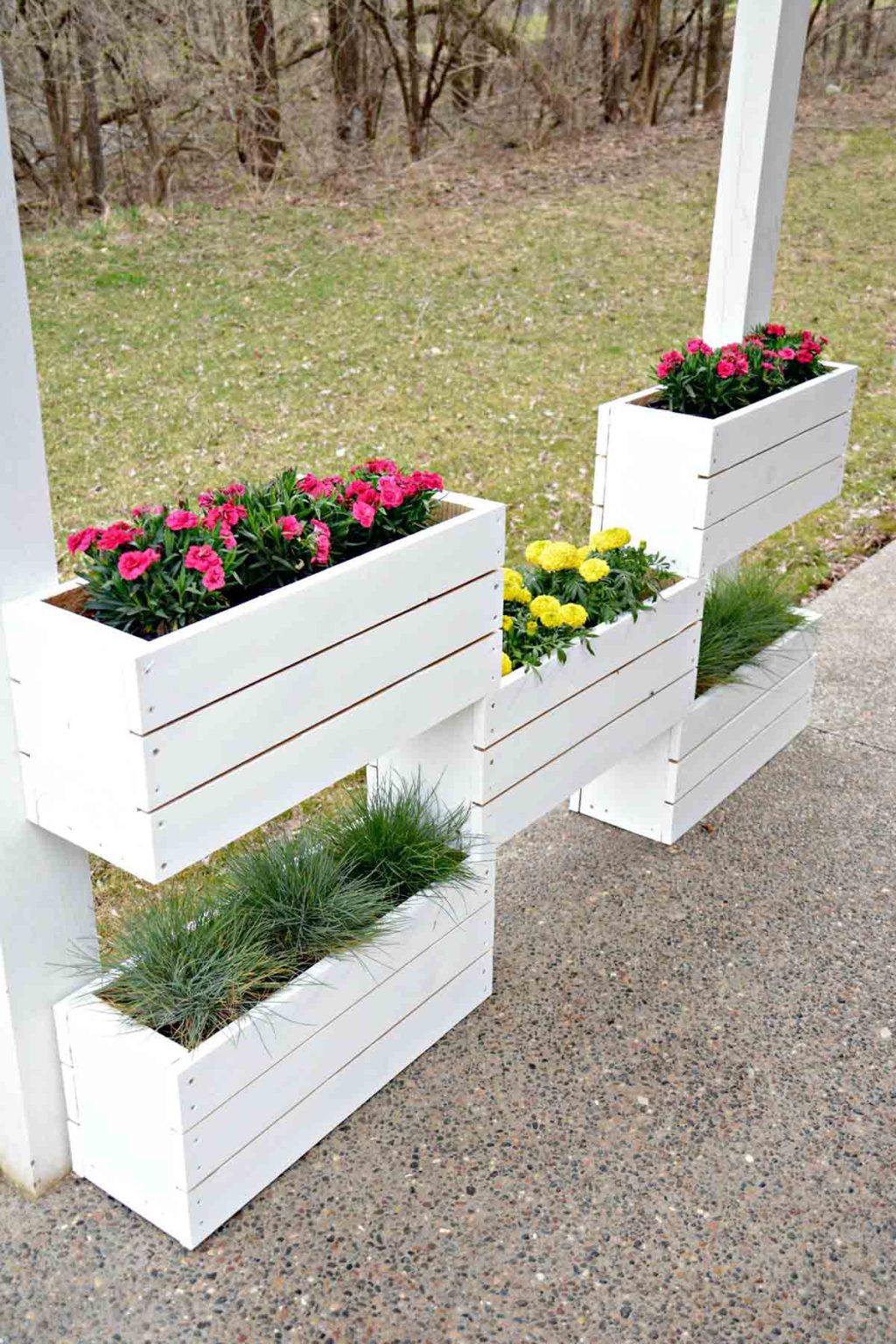 35 Creative DIY Pallet and Wood Planter Box Ideas (2024) FarmFoodFamily