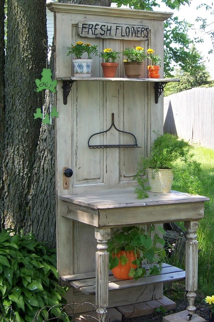 31+ Creative Repurposed Old Door Ideas & Projects For Your Backyard