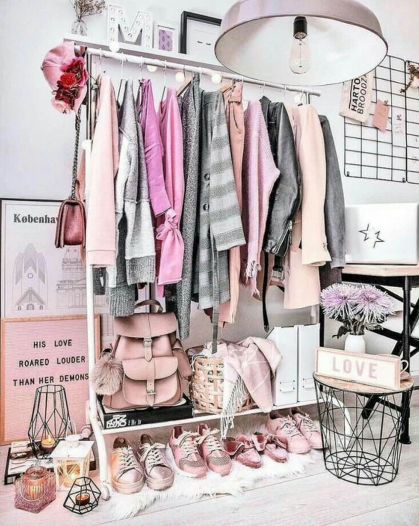 13 Creative Ways To Create a Wardrobe With Low Budget