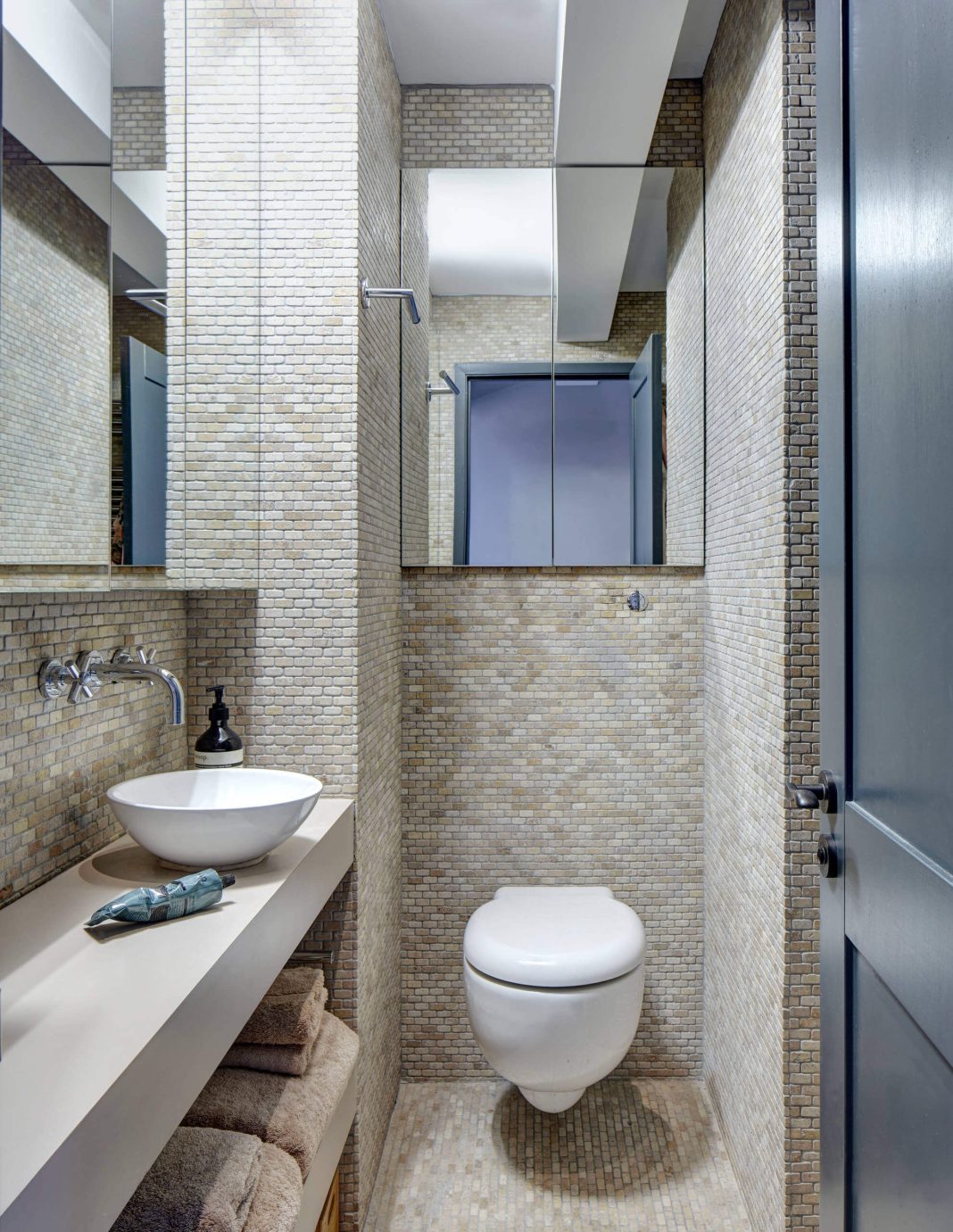 20+ Best Contemporary Small Bathroom Ideas & Designs For 2024