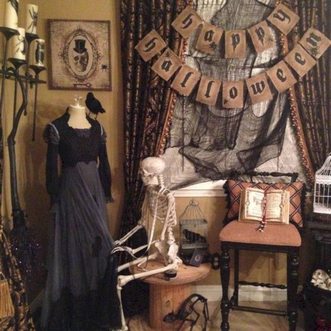35+ Spooky Vintage Halloween Decoration Ideas & Designs For 2024