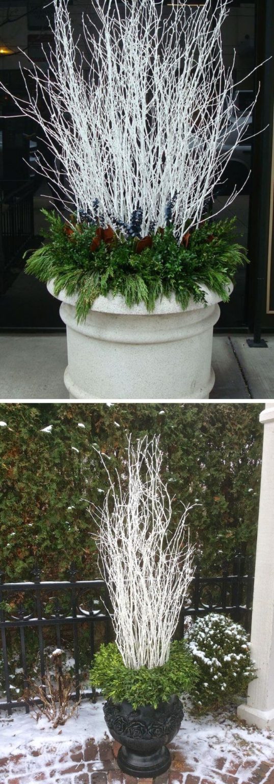 21+ Beautiful Outdoor Christmas Planter Decor Ideas & Designs For 2024