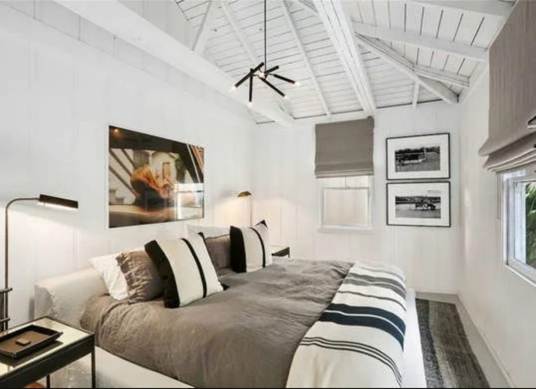 26+ Beautiful Bedroom Lighting Decor Ideas & Designs For 2024