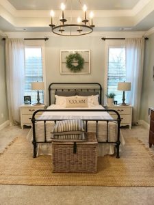 21+ Best Farmhouse Guest Bedroom Decor Ideas & Designs In 2024