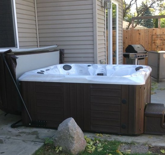 7 Worst Hot Tub Brands To Avoid 2023 (and 5 Most Reliable Alternatives)