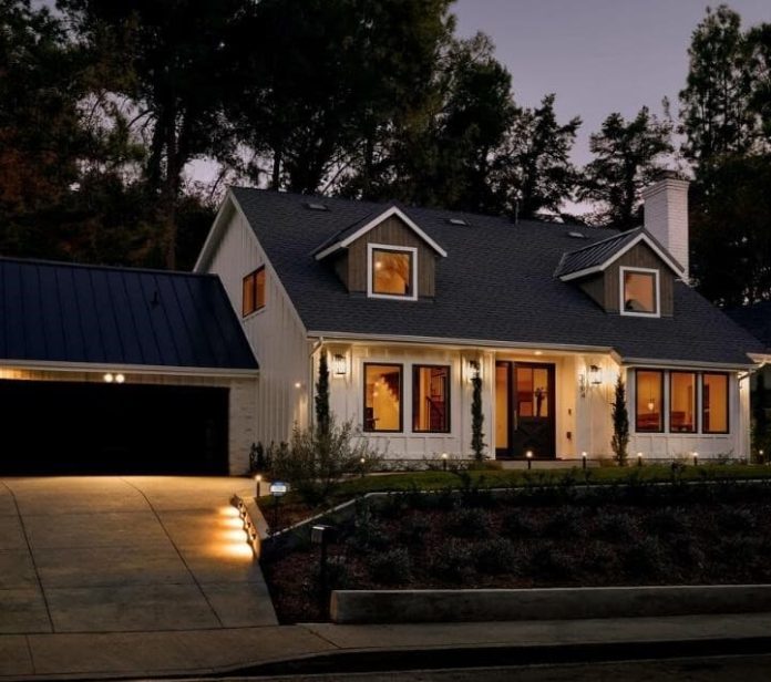 25+ Best Driveway Lighting Ideas and Designs For Your Outdoor (2024)