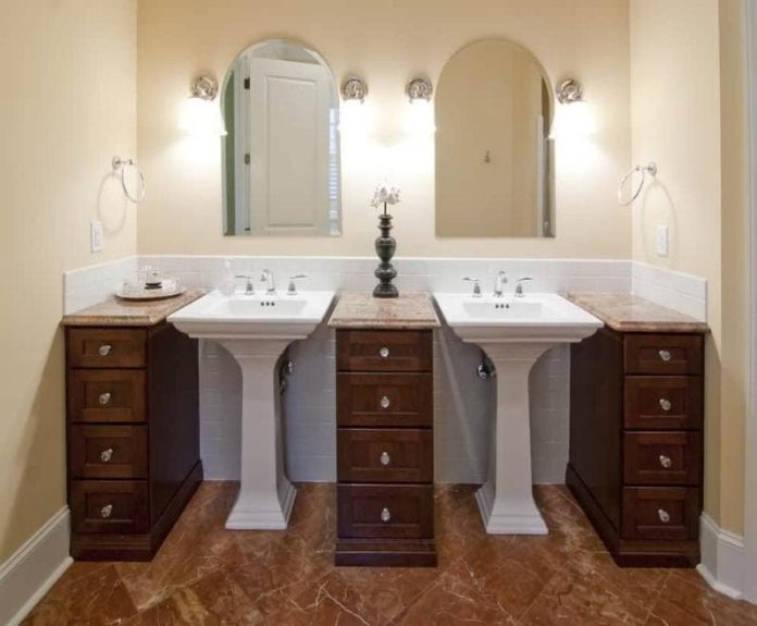 35+ Best Jack and Jill Bathroom Ideas & Designs (With Layouts) For 2024