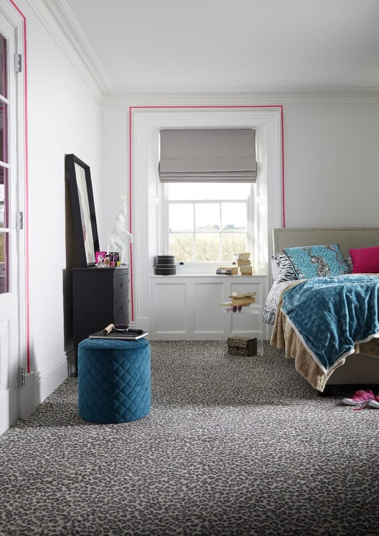 45+ Beautiful Bedroom Ideas & Designs For Women With Pictures (2024)