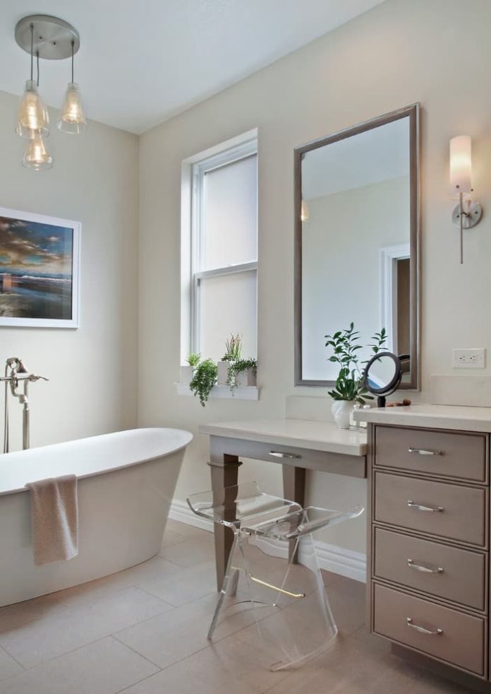 What Color Walls Go with Gray Tile Bathroom? (25 Ideas for 2024)