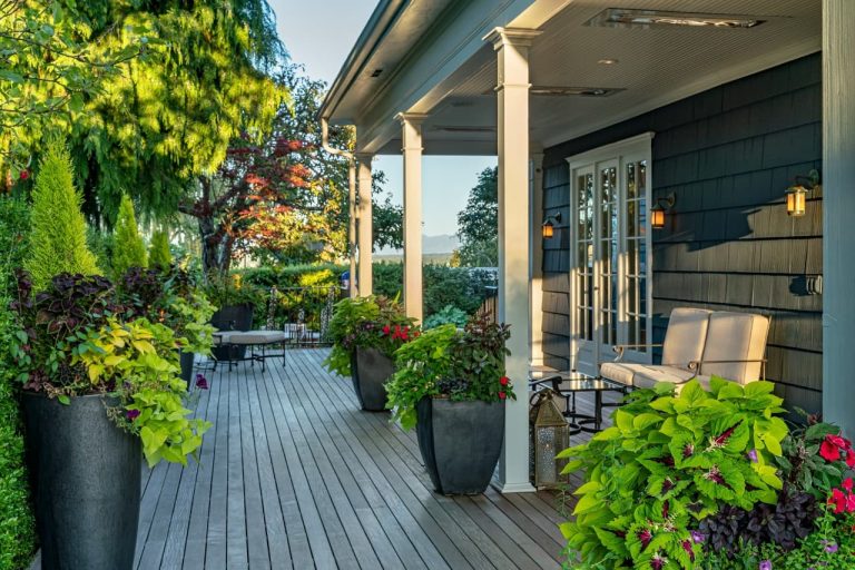 35+ Best Deck Shade Ideas and Designs (With Pictures) For 2024