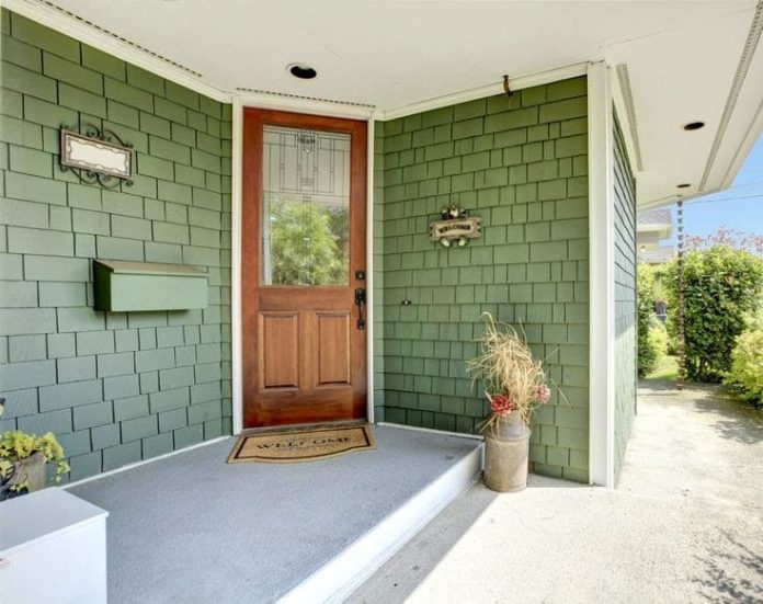 45+ Vibrant Front Door Colors for Green Houses to Make Your Home Stand