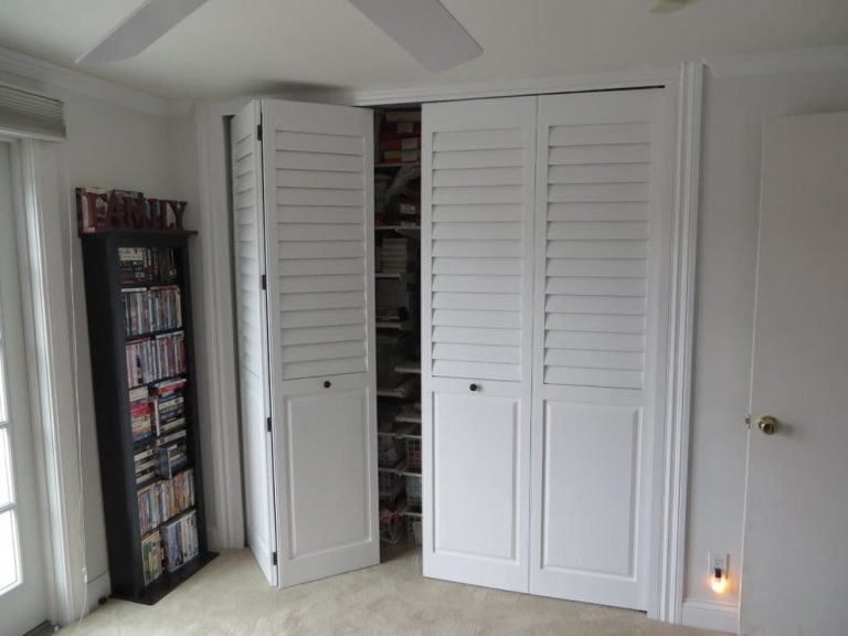 35+ Best Closet Door Ideas and Designs (With Pictures) For 2024