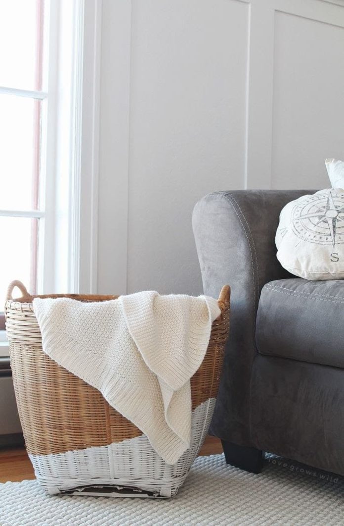 35+ Clever DIY Blanket Storage Ideas For Small Spaces & Closets (2024)