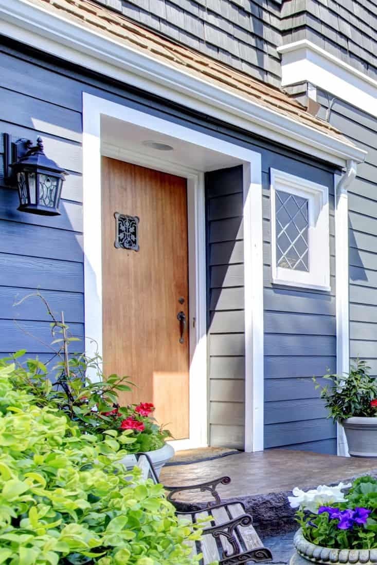 25+ Best Front Door Colors For A Blue House (Ideas and Designs)
