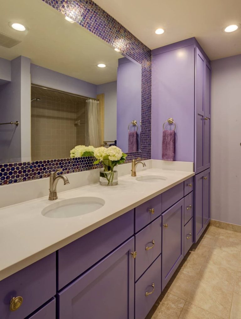 25+ Best Bathroom Paint Colors (Ideas and Designs)