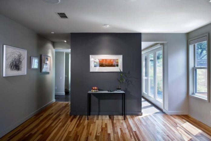 What Color Accent Wall Goes with Gray? (16 Options) - FarmFoodFamily