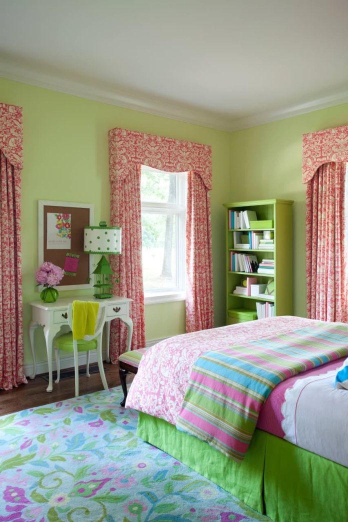 What Color Curtains Go with Green Walls? (27 Best Ideas for 2024)