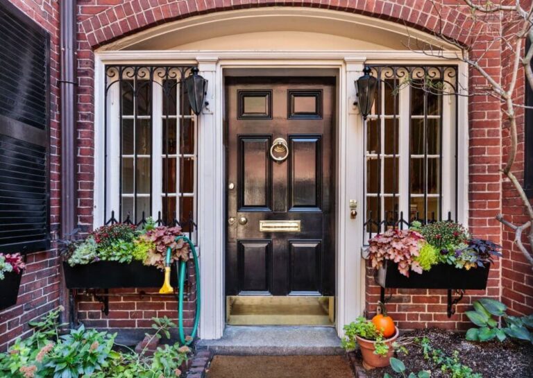 45 Gorgeous Front Door Colors for Brick Homes to Create a Welcoming ...