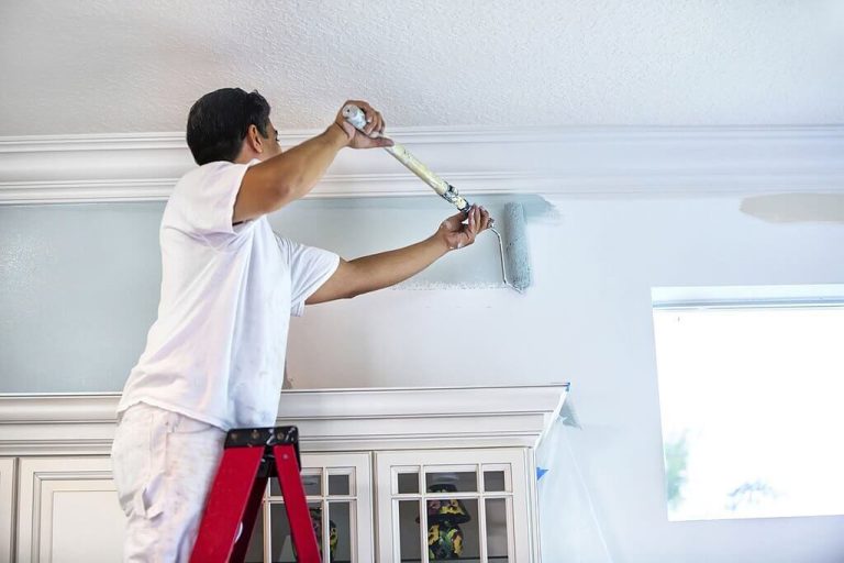 Should You Tip Painters? The Pros and Cons of Tipping Housepainters