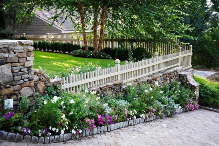 13 Stunning Minnesota Landscaping Ideas for Your Home (With Pictures)