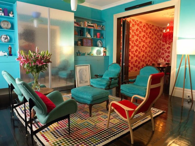 20 Colors That Go Well With Teal In Your Home Decor (2024)
