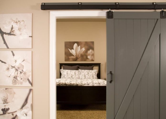 20+ Inexpensive Basement Wall Ideas and Designs (With Pictures)