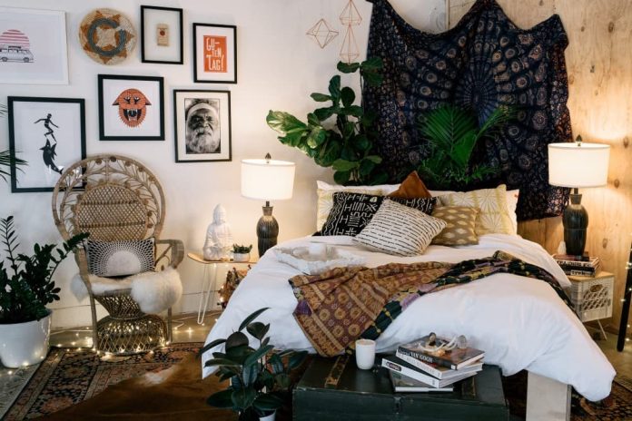 20+ Boho Bedroom Ideas for a Relaxing and Peaceful Space (2024)