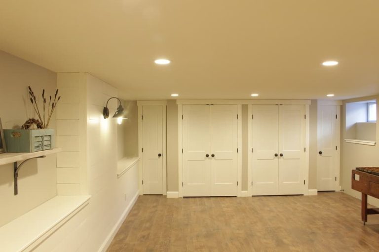 20+ Inexpensive Basement Wall Ideas and Designs (With Pictures)