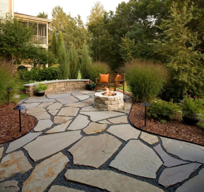 20 Stunning Flagstone Patio Ideas and Designs (With Pictures)