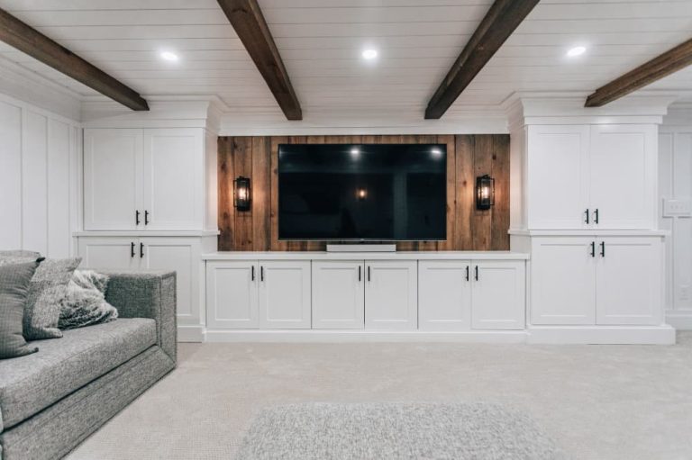 20+ Inexpensive Basement Wall Ideas and Designs (With Pictures)