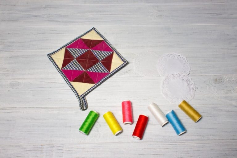 How to Sew Easy Quilted Fabric Potholders FarmFoodFamily