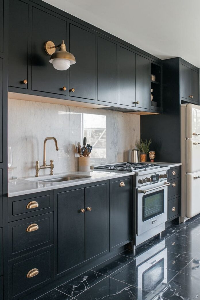 40+ Striking Black Kitchen Cabinet Ideas for a Contemporary Touch (2025)