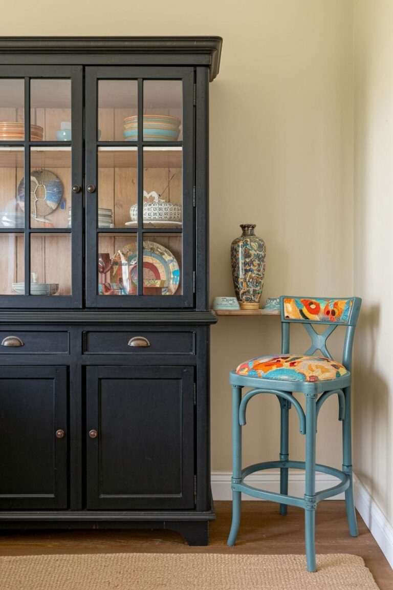 40+ Striking Black Kitchen Cabinet Ideas for a Contemporary Touch (2025)
