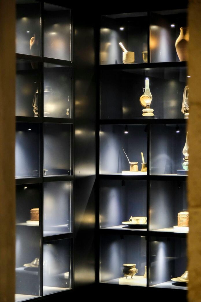 40+ Clever Living Room Alcove Ideas for Small Spaces (2025)